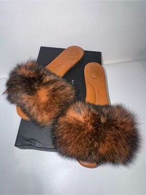 Kendall Miles Foxxy Flat$ size 42 in chocolate